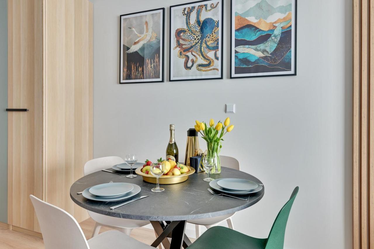 Apartament Walowa Shipyard กดัญสก์ ภายนอก รูปภาพ