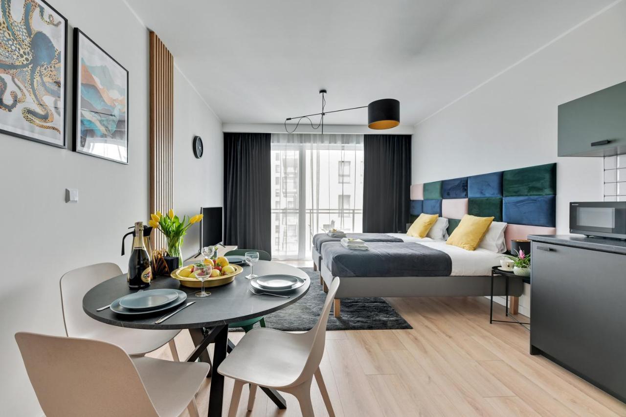 Apartament Walowa Shipyard กดัญสก์ ภายนอก รูปภาพ